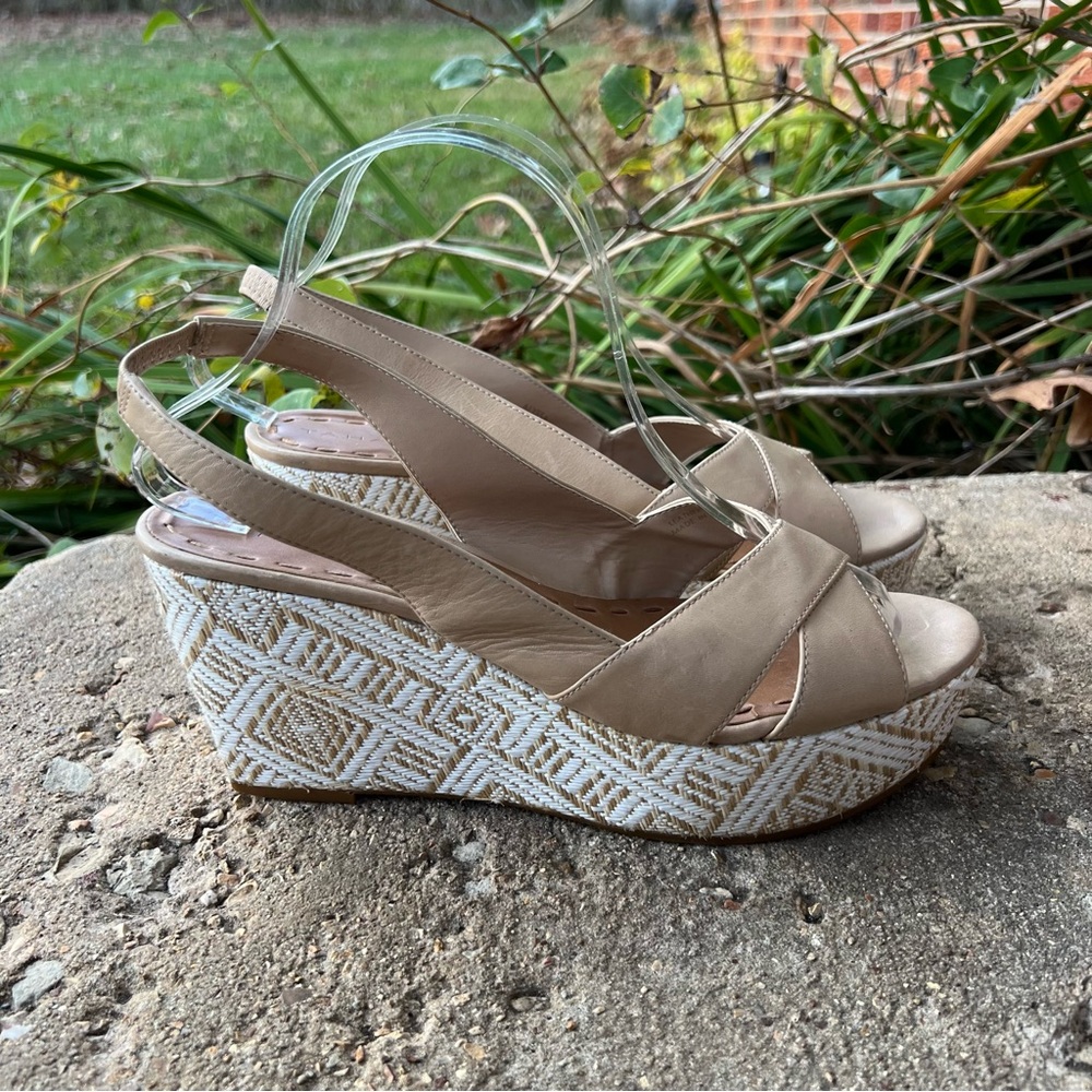 Tahari Alyssa Wedges Embroidered